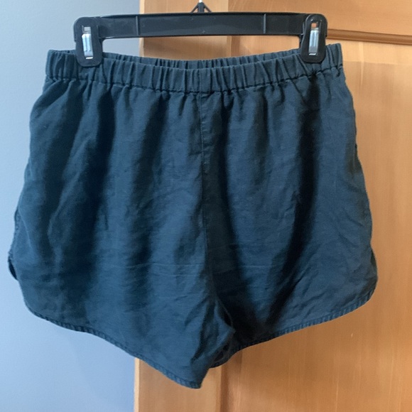 Wilfred Free 100% Linen Shorts - Picture 2 of 4